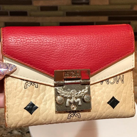 MCM Visettos Signature Leather Wallet πβ€οΈπ₯ - Picture 13 of 17